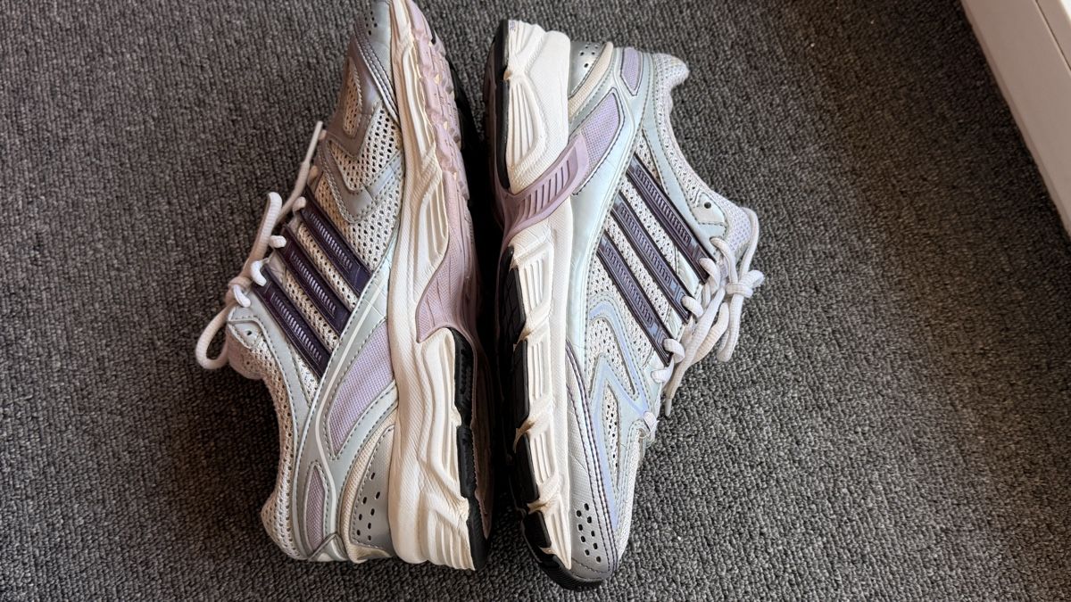 Adidas Scarpe da donna: Adidas Adistar Control 5 femmes taille 39.5 – Usato da Bulle venduto da LeMoleson 4