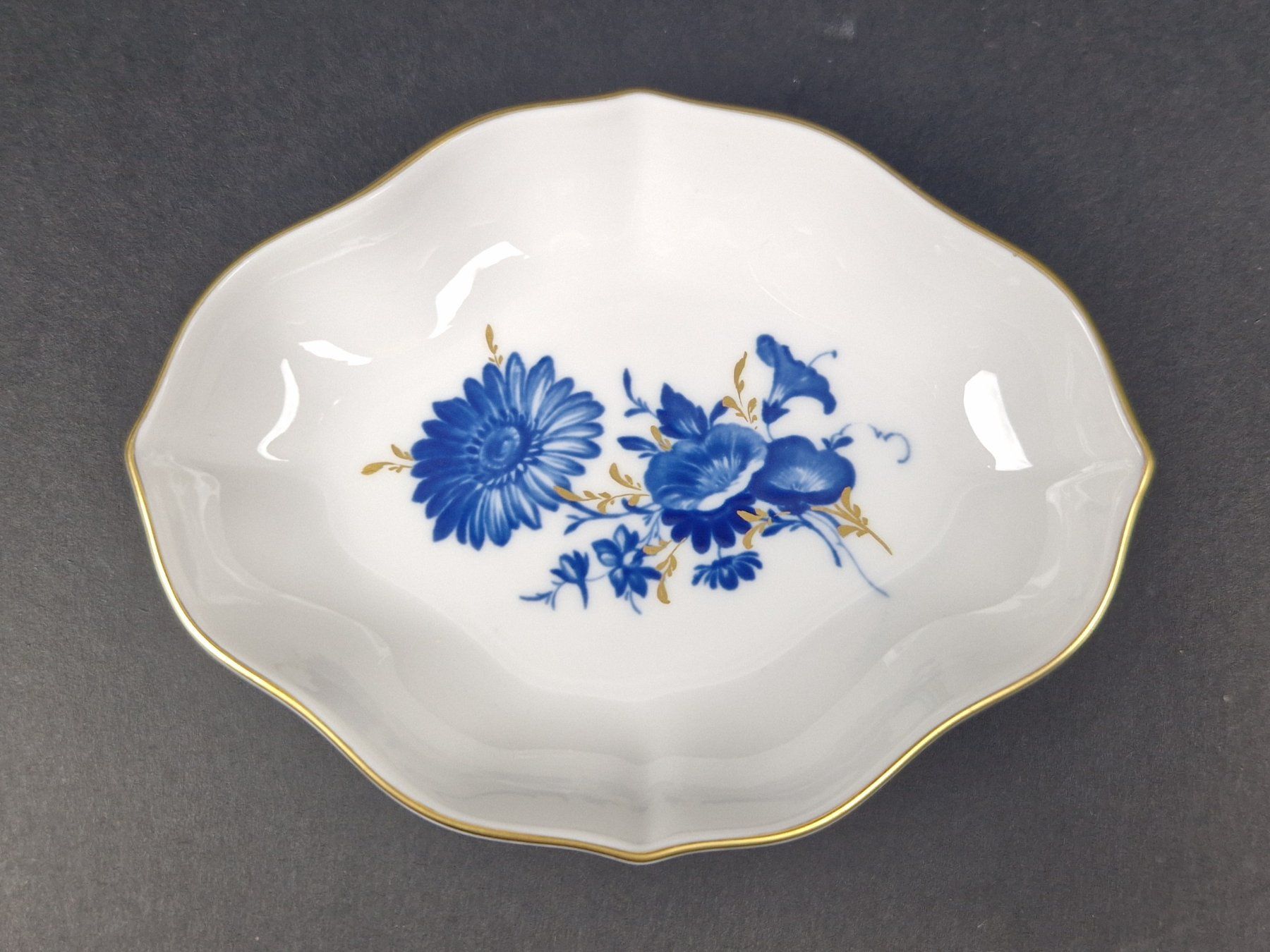 Set di piatti: Meissen Aquatinta Schalenset – Usato da Basel venduto da Restwert_Basel 4