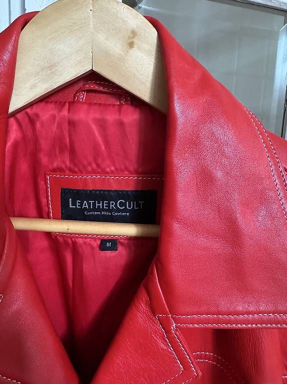 Jacken: Veste en cuir rouge Leather, taille M, – Gebraucht aus Lausanne von ama_ykl2 2