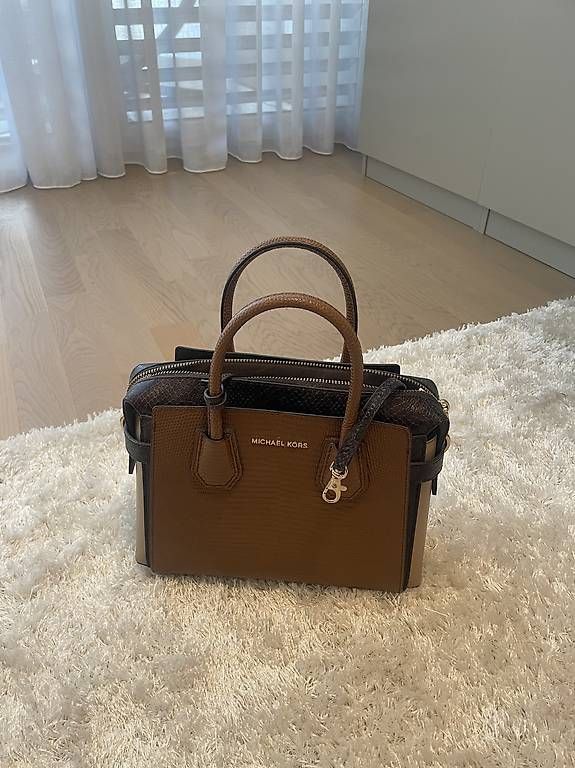 Michael Kors Borse da donna: Michael Kors Tasche – Usato da Lenzburg venduto da lejlaimamovic 1