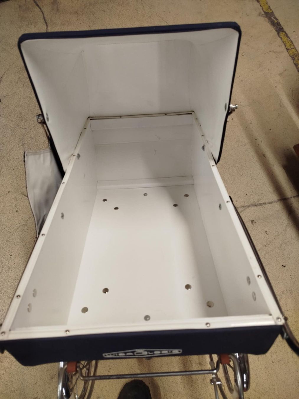 Carrozzine per bambole: Ancienne poussette pour  poupée ( nr 3 ) – Usato da La Chaux-de-Fonds venduto da Emmaus2300CDF 4