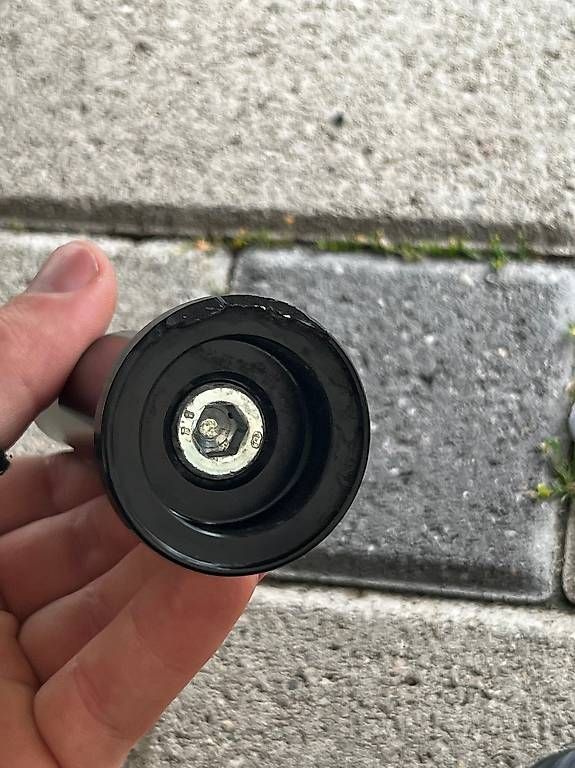 Tutti i ricambio per moto: Sturzpad rizoma z900 – Usato da Stadel venduto da MrRain 2