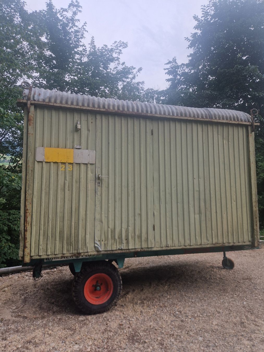 Anhänger: Bauwagen Anhänger  – Gebraucht aus Sumiswald von ForstCounty