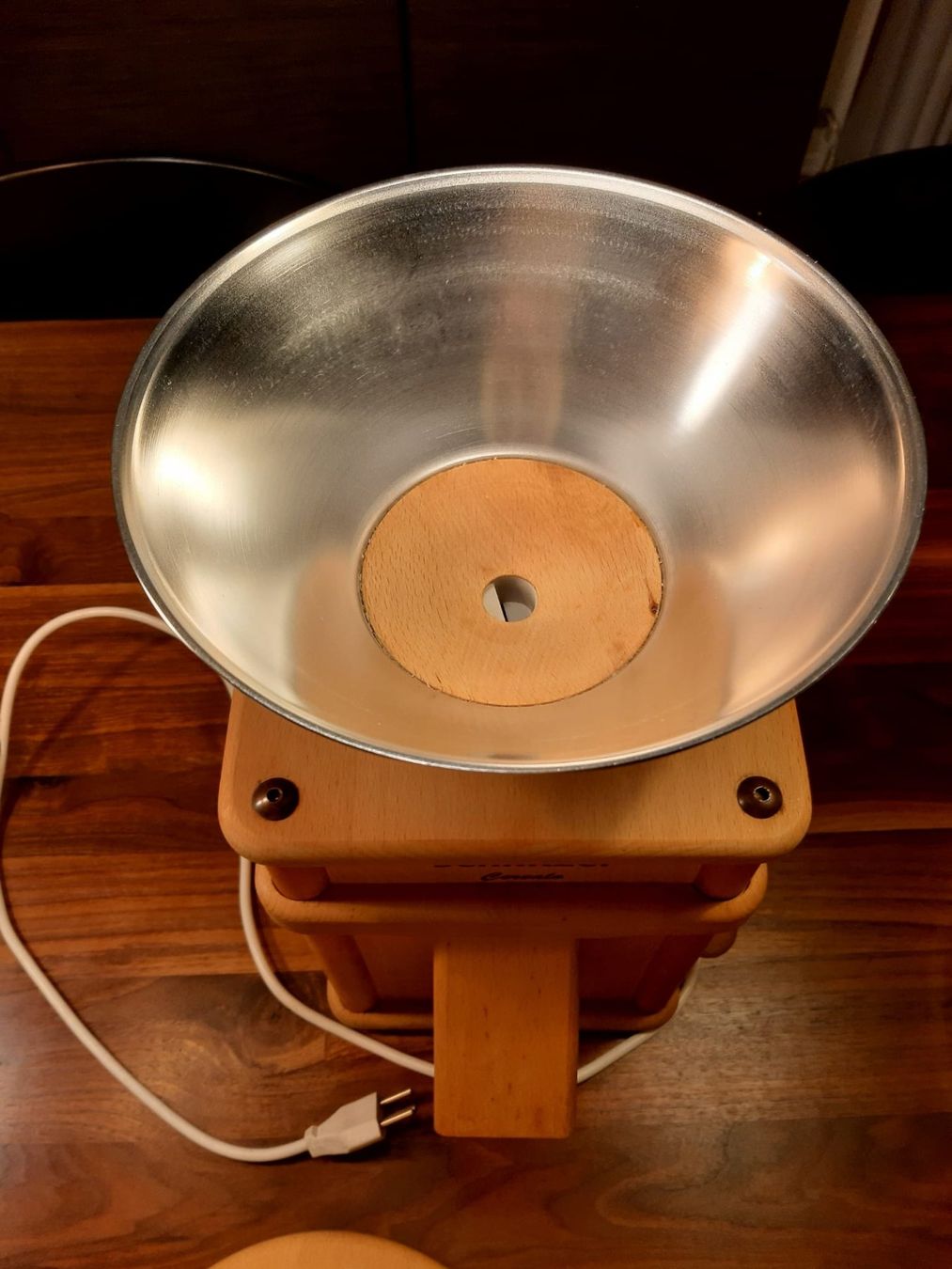 Appareils de cuisine: Stein-Getreidemühle Schnitzer Cerealo – D'occasion à Sarnen par Obwaldnerfrau 1