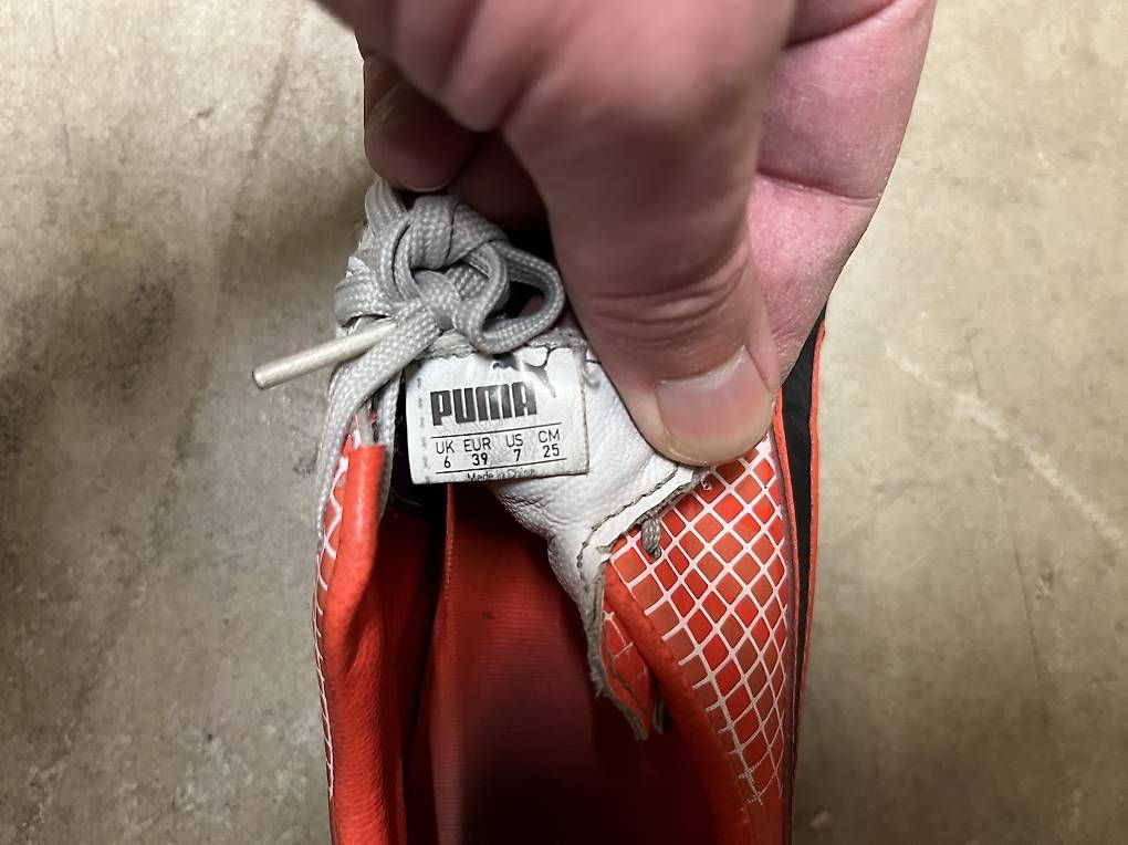 Scarpe per ragazzi: Chaussures de foot enfant taille 39 – Usato da Geneve venduto da Jlinares 2