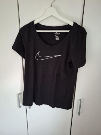 T-shirt Nike
