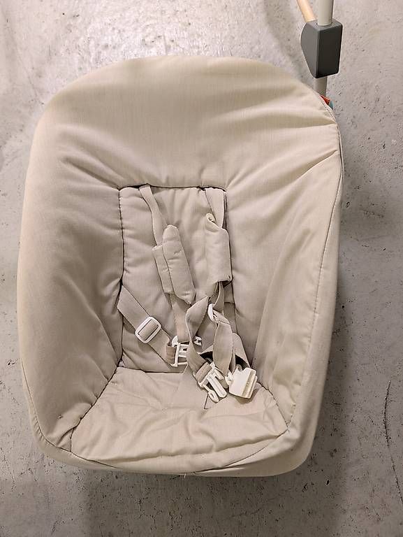 Stokke Seggioloni: Newborn Aufsatz Stokke beige – Usato da Menziken venduto da Levin1111