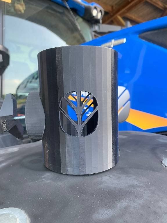 New Holland Traktoren: New Holland Traktor Getränkehalter – Neu (gemäss Beschreibung) aus Nürensdorf von pem_258p 3