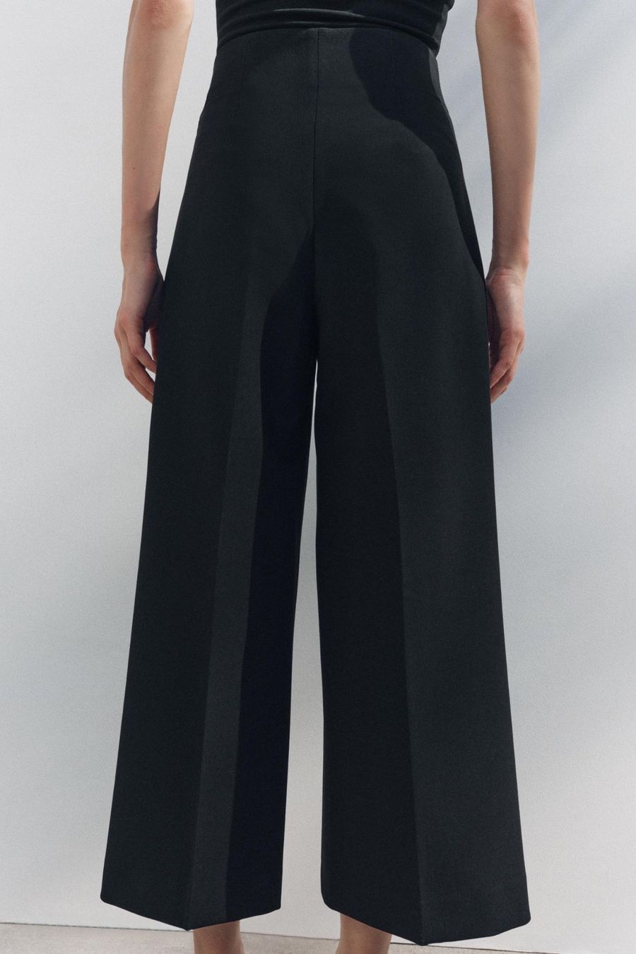 Zara Pantaloni: Zara culottes, XS – Usato da Zürich venduto da kuz_mnn9 2