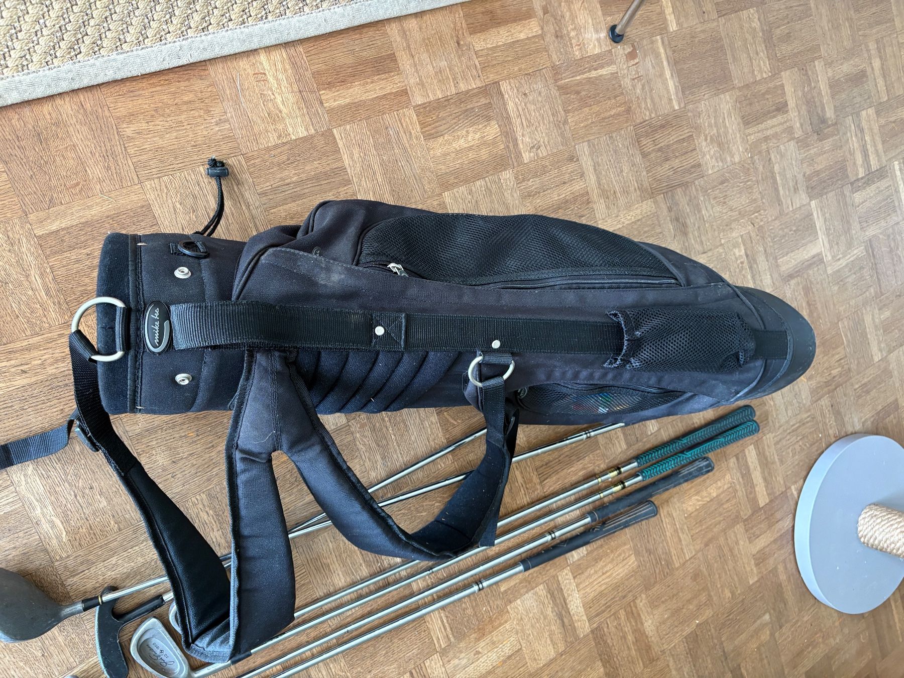 Mazze & Set: Clubs de golf avec sac – Usato da Neuchatel venduto da Aeh 3