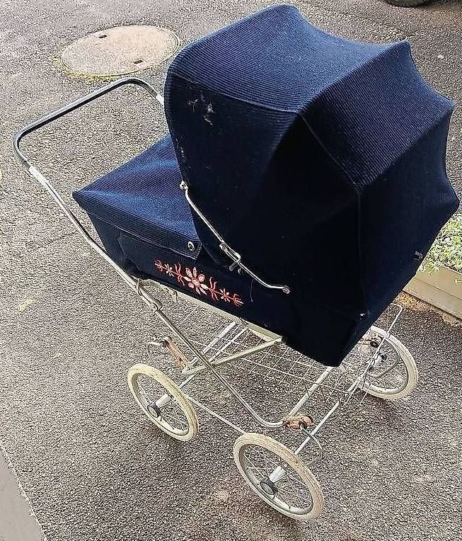 Puppenwagen: Puppenwagen – Gebraucht aus Uetendorf von kel_5hsq
