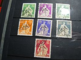 Satz Helvetia mit Schwert, eingelochtes Kreuz 1937, sauber o