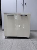 2 Waschbecken Unterschränke - ab CHF 1.00 (Paar)