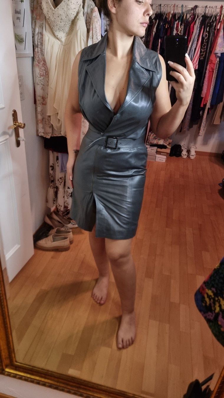 Kleider: Elegantes Lederkleid Gr. 38, tailliert, mit Gürtel – Gebraucht aus Wald ZH von CapLux 1