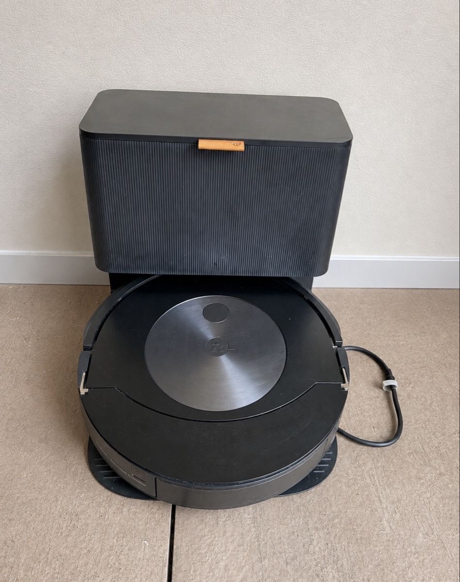 Irobot Aspirapolveri & Accessori: iRobot Roomba J7+ Combo – Usato da Schenkon venduto da MS_Reaper 1