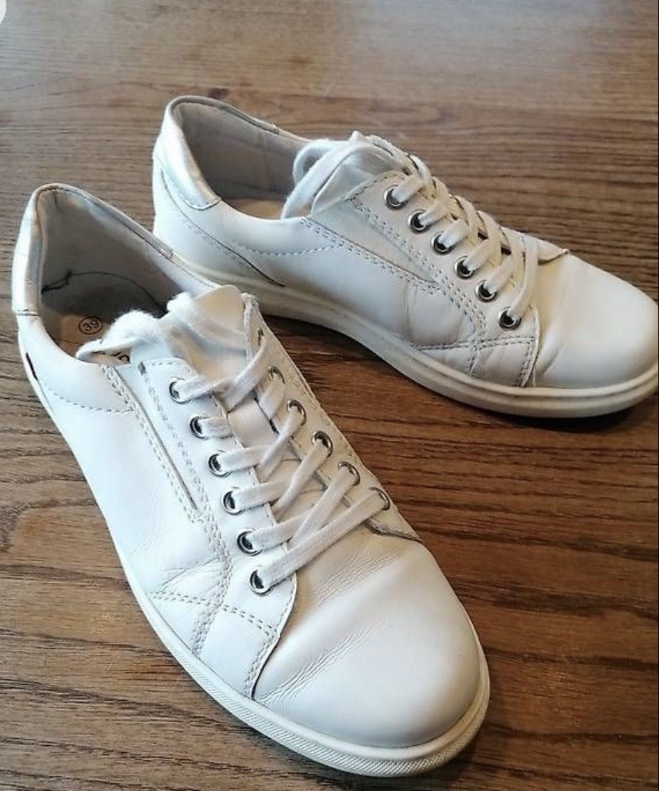 Scarpe da donna: Chaussure Go Soft en cuir 39 – Usato da Lutry venduto da Ronaldf