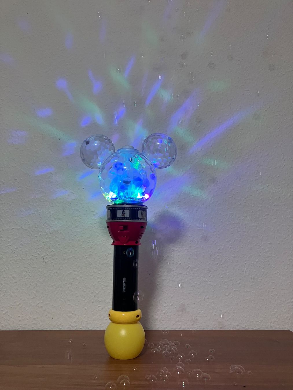 Disney Giocattoli: Mickey-Mouse-Seifenblasenstab ( Disney) – Usato da Adliswil venduto da E.A.M 4