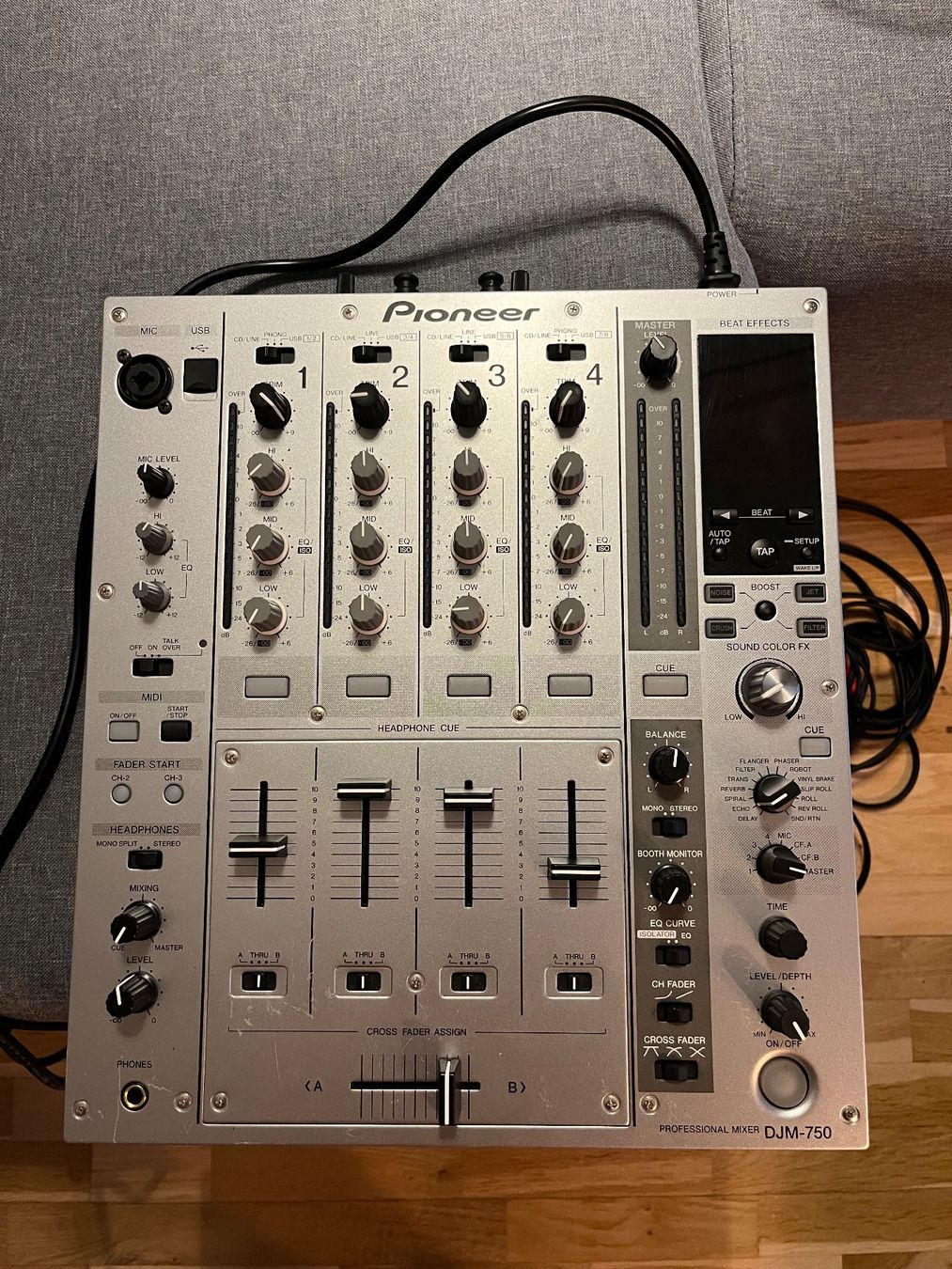 Pioneer Console di mixaggio: Mischpult Pioneer DJM-750S – Usato da Zürich venduto da liechmi
