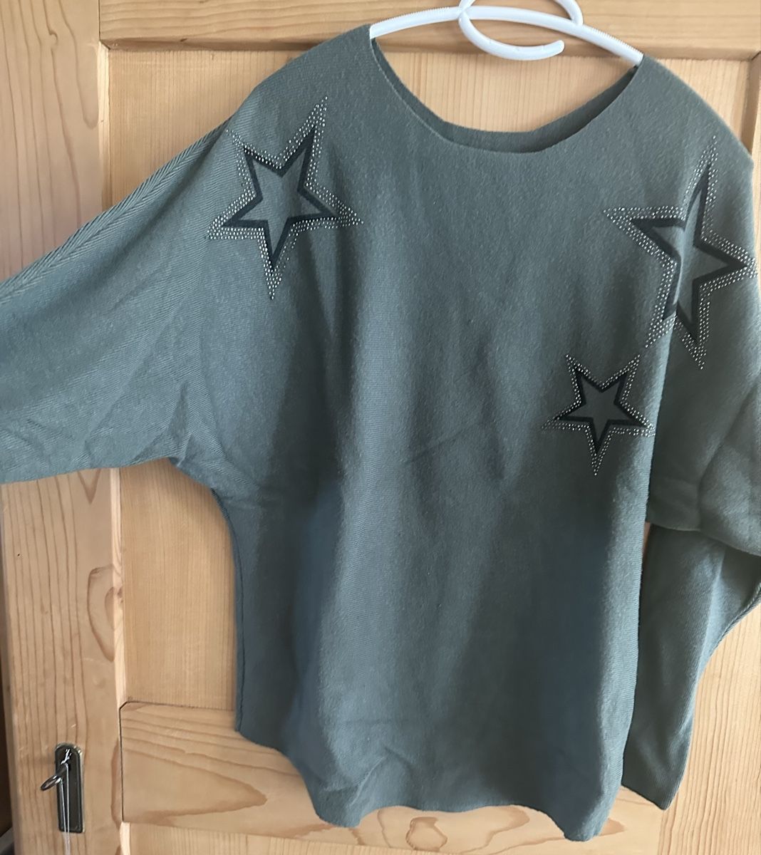 Pulls & Sweat-shirts: Strickpullover in Olive Gr M – D'occasion à Bolken par Spinnwebereien 1