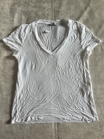 T-shirt Zara blanc taille S, col V, basique été