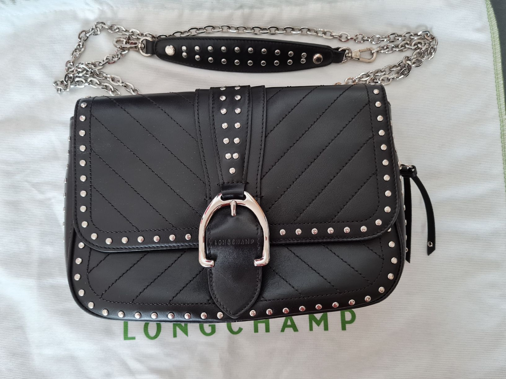 Longchamp Sacs femmes: Sac Longchamp amazone cuir noir – D'occasion à Payerne par wardi11