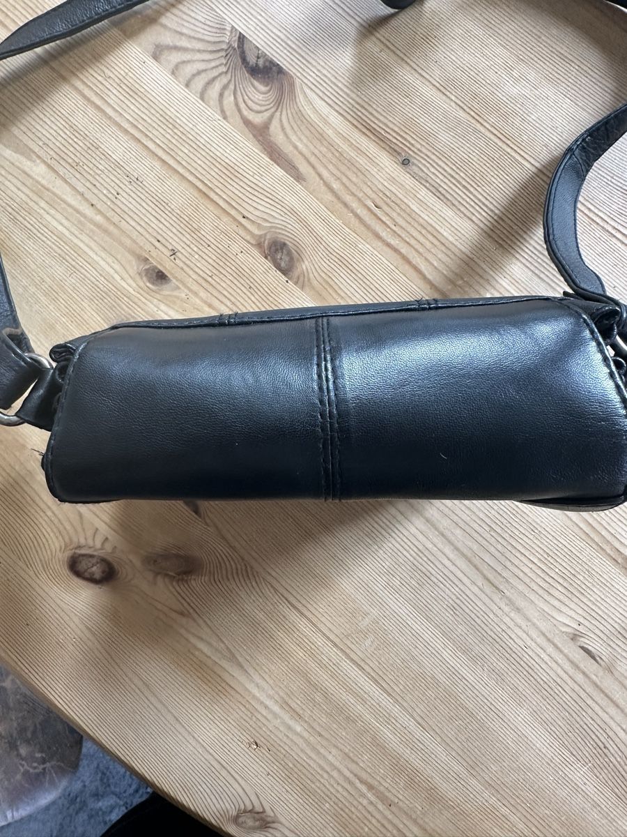 Taschen für Damen: Schwarze Ledertasche. – Gebraucht aus Schöfflisdorf von Katrins02 8
