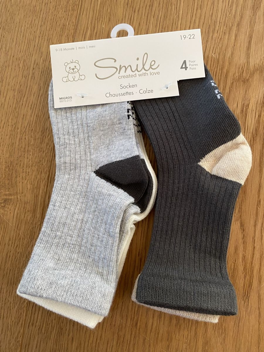 Migros Calze per bambini: 4 Paar Kindersocken neu, Gr. 19-22 – Nuovo e nell'imballaggio originale da Neerach venduto da Sixtine