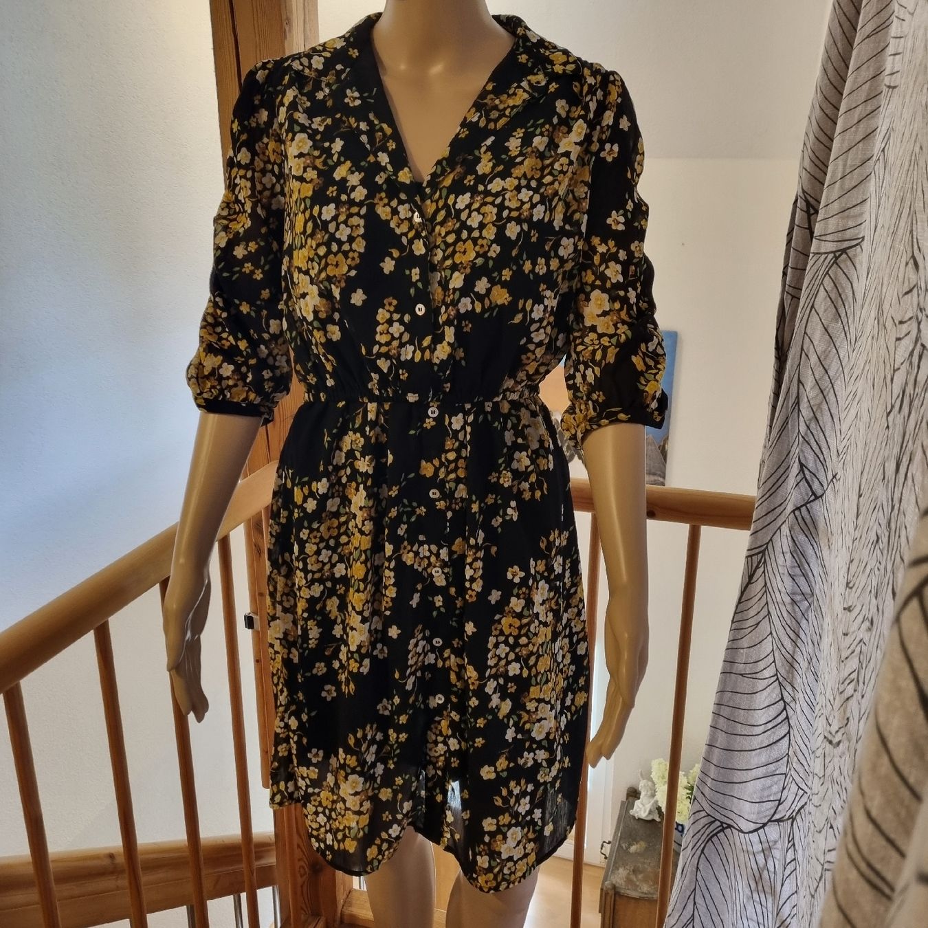 Lotti di vestiti: Sommerliches Blümchenkleid, Gr. 36 – Usato da Grasswil venduto da Natali.H