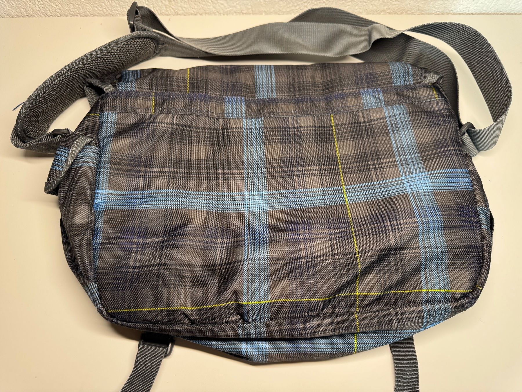 Chiemsee Borse: Umhängetasche Laptoptasche von Chiemsee – Usato da Grosswangen venduto da shoes.bags.and.co 6
