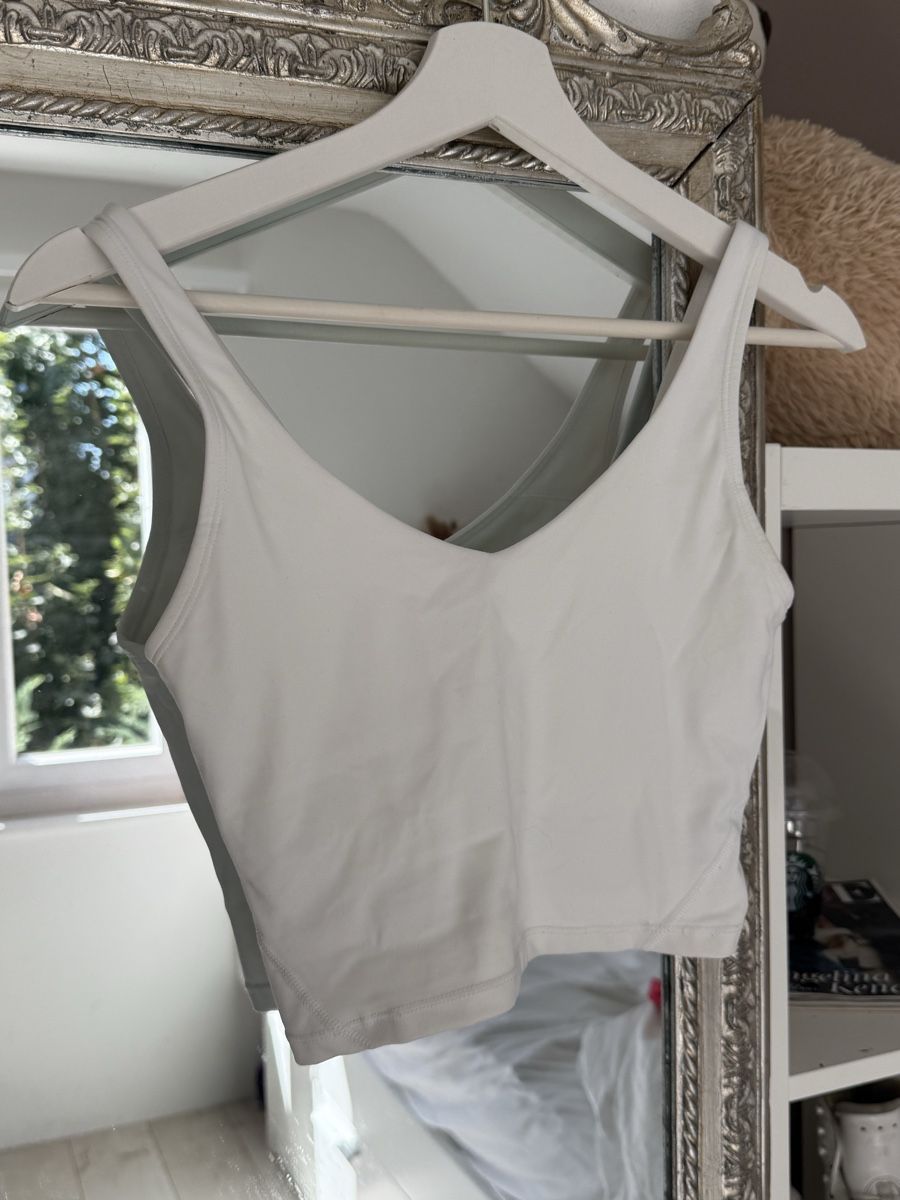 Lululemon Top: Lululemon Align Top, gr 2, weiss – Usato da Meilen venduto da ver_bh9r 1
