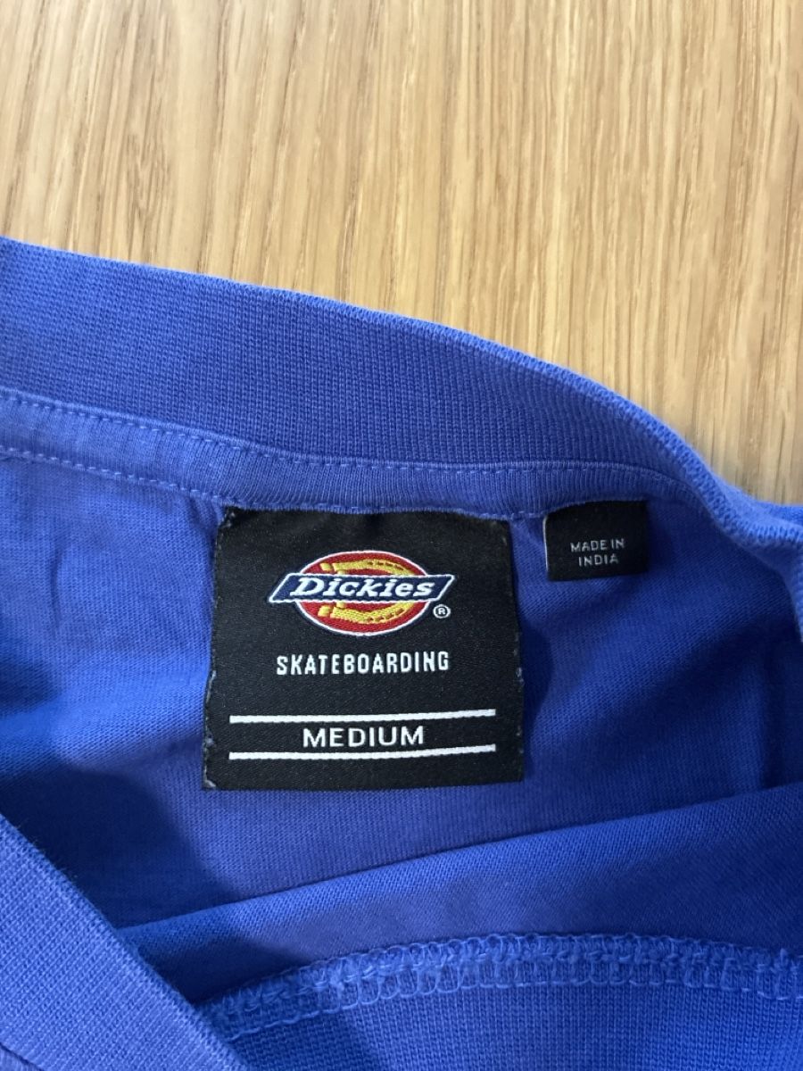 Dickies T-shirt: Blaues Dickies Tshirt – Usato da Bern venduto da dom_d7xb 2