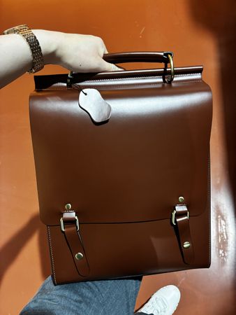 Handgefertigter Rucksack aus echtem Leder – Auch als Handtas