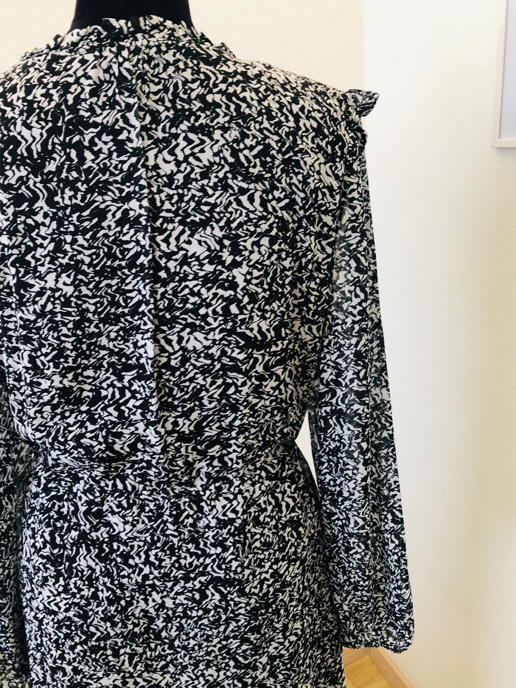 Paul Kehl Kleider: Schickes Maxikleid mit Muster, Grösse 36, neuwertig – Neu (gemäss Beschreibung) aus Arlesheim von leyRum4.5 8