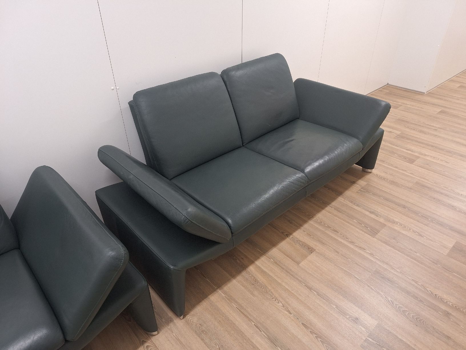 Divani: 2 wunderschöne Echtleder Sofa – Usato da Grüt (Gossau ZH) venduto da wisdomio7 4