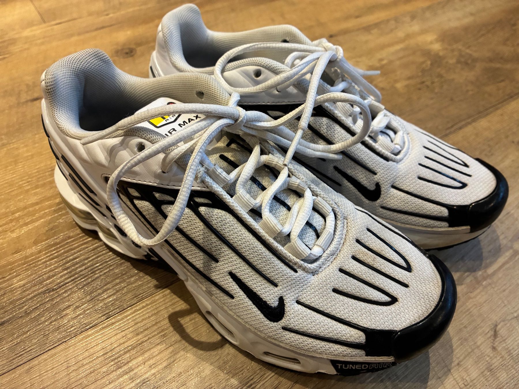 Nike Chaussures garçon: Air Max Plus – D'occasion à Ebnat-Kappel par Cla1983