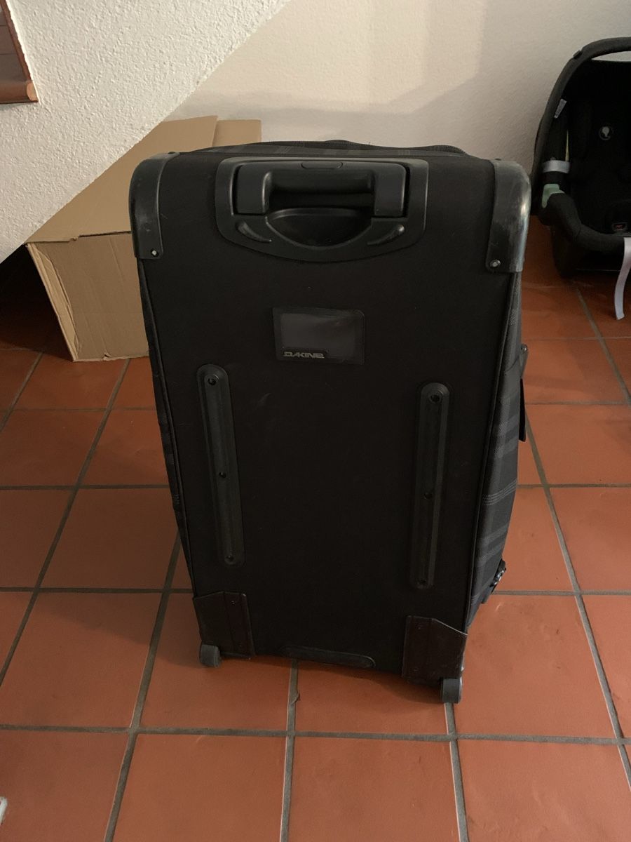 Dakine Reisekoffer: Dakine Rollkoffer Karomuster gebraucht – Gebraucht aus Zell ZH von fay_2n2n 1