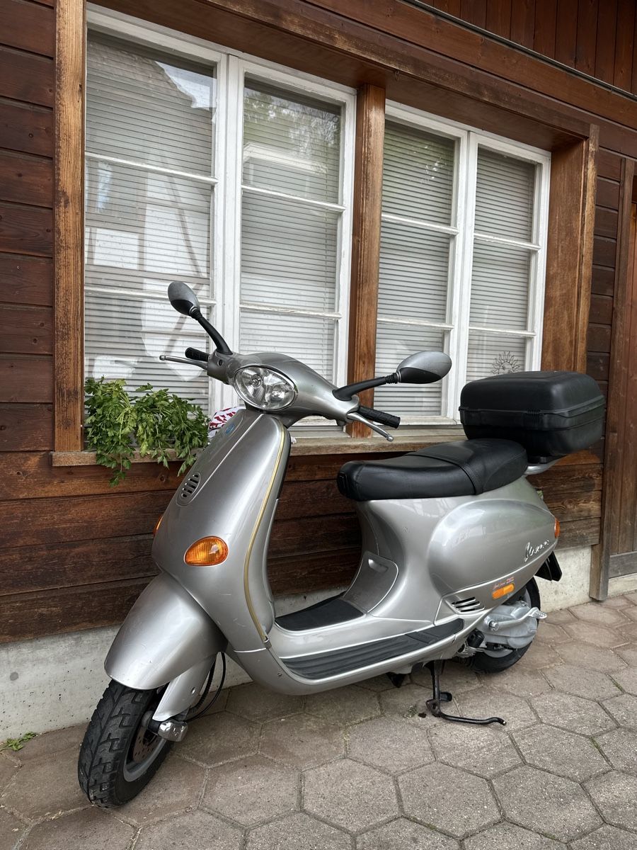 Piaggio Scooters: Piaggio Vespa ET4 125  – D'occasion à Langnau im Emmental par bertoldo03