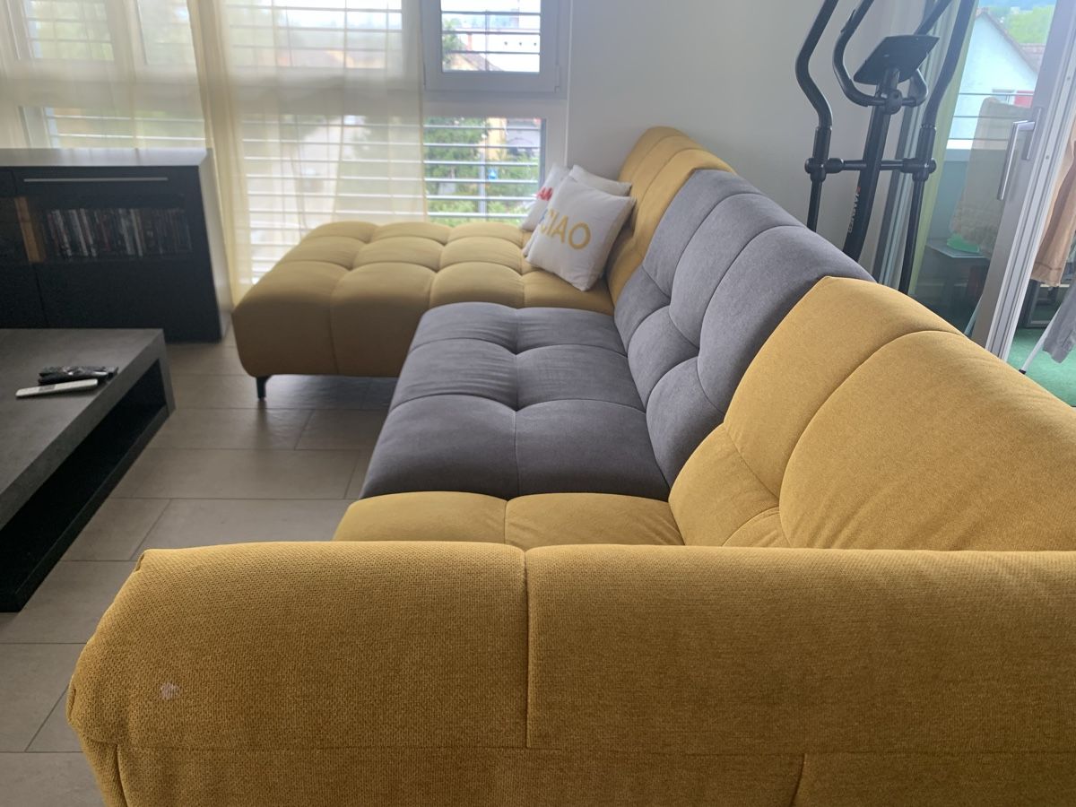 Sofas: Moderne Wohnlandschaft gelb/grau gebraucht – D'occasion à Neuhausen par sou_t9p8 2