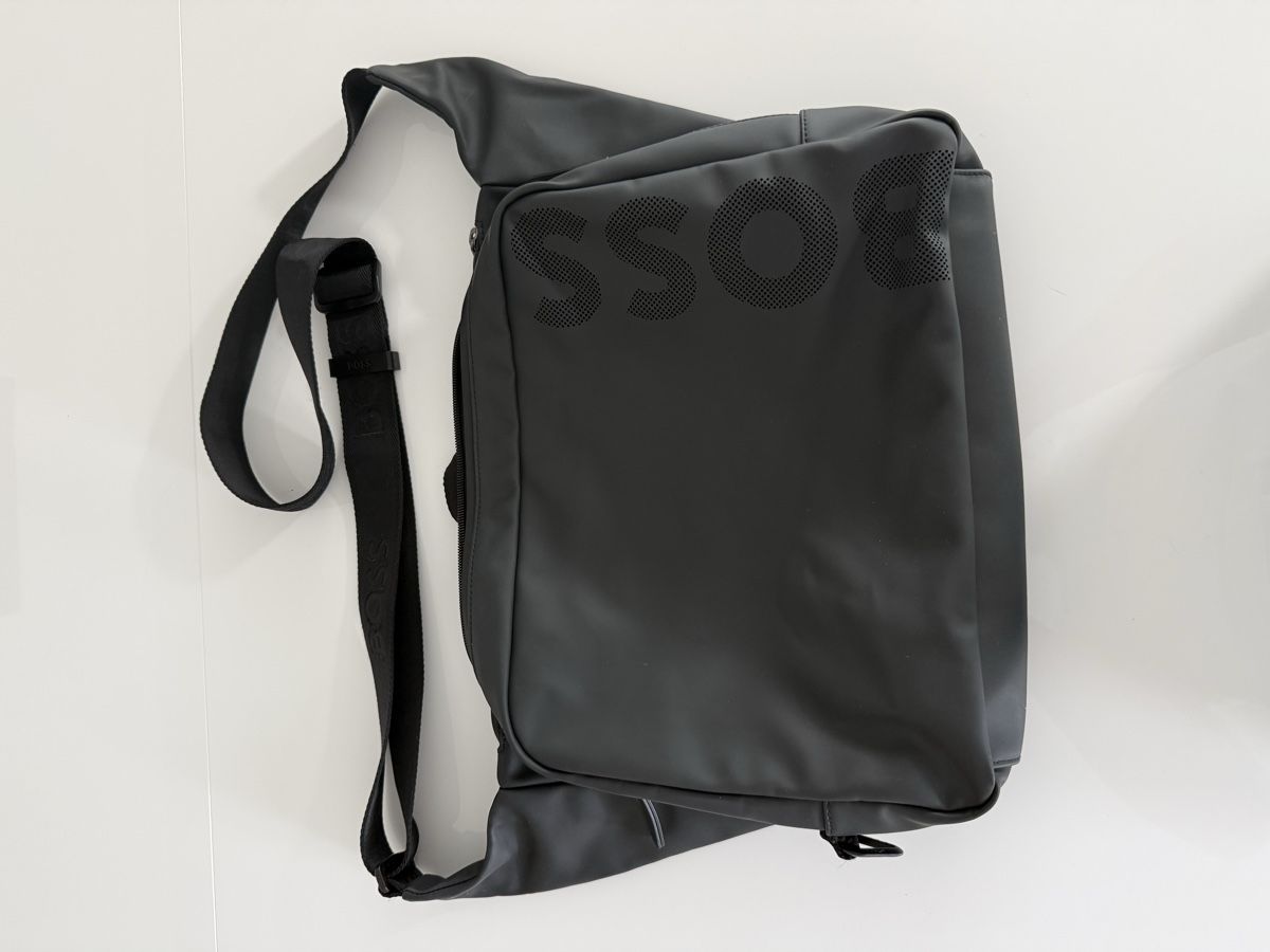 Hugo Boss Borse: Hugo Boss Messenger – Nuovo (secondo la descrizione) da Ueken venduto da salomon.t9