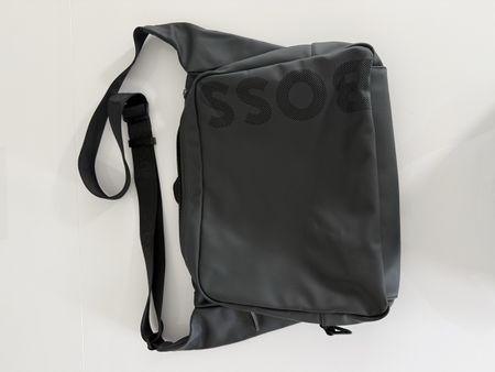 Hugo Boss Messenger