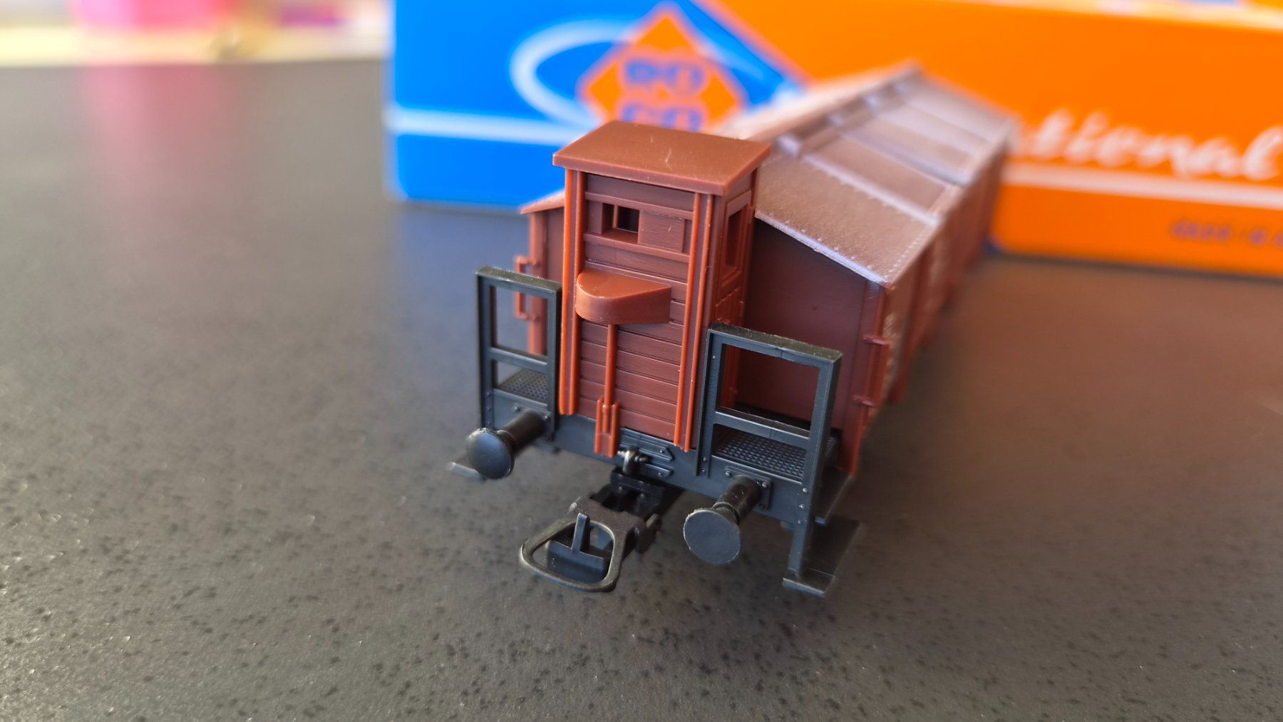 Roco Modellini di ferrovie: Roco 4389A Klappdeckelwagen H0 DC OVP – Nuovo e nell'imballaggio originale da Huttwil venduto da Tgv03 3