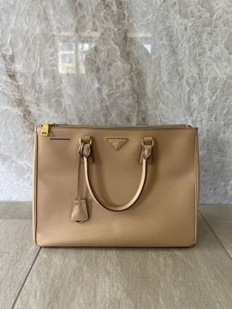Prada  Galleria Handtasche Saffiano Lux Beige
