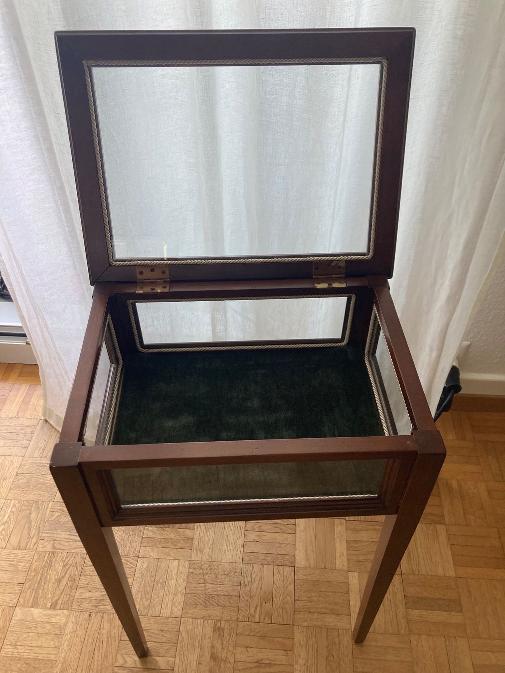 Vetrine: Vitrine en bois et verre ancienne – Usato da Neuchâtel venduto da Isawilhem56 1