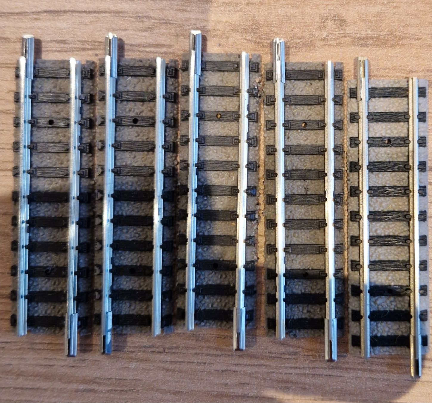 Fleischmann Modellini di ferrovie: Lot de rails Fleischmann piccolo N 100 pièces – Usato da Tavannes venduto da Jacksonhmc 3