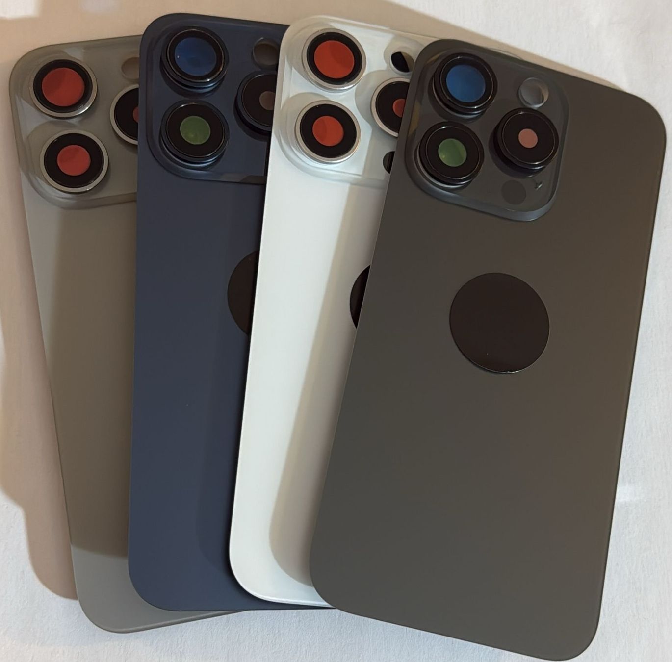 Apple Covers & Schutzfolien: Coque arrière Iphone 15 pro. – Neu und originalverpackt aus Leukerbad von mig_8bbp
