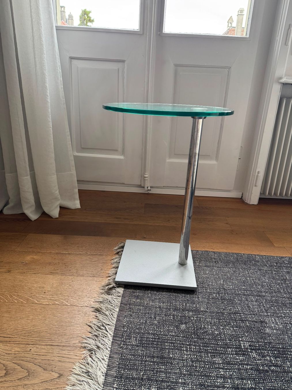 Tavoli: Beistelltisch Glas mit Metallfuss – Usato da Bern venduto da pestopasta_079 1