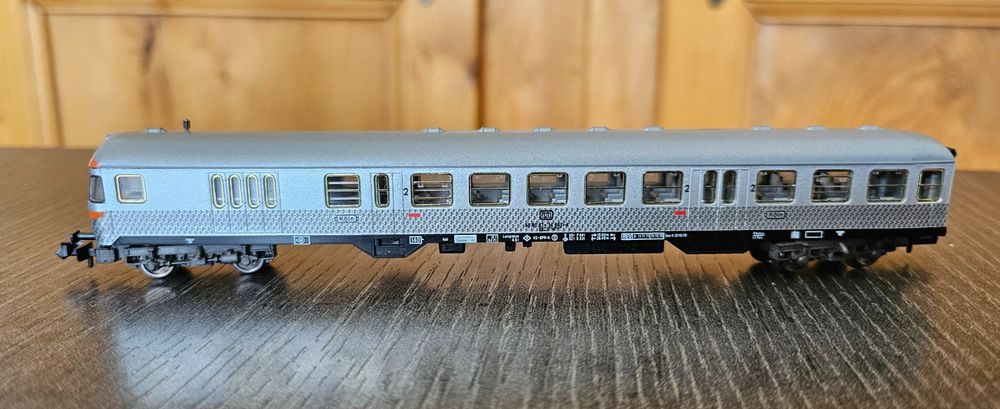Fleischmann . voiture banlieue Silberling type AB4nb 1/2 Kl. . HO