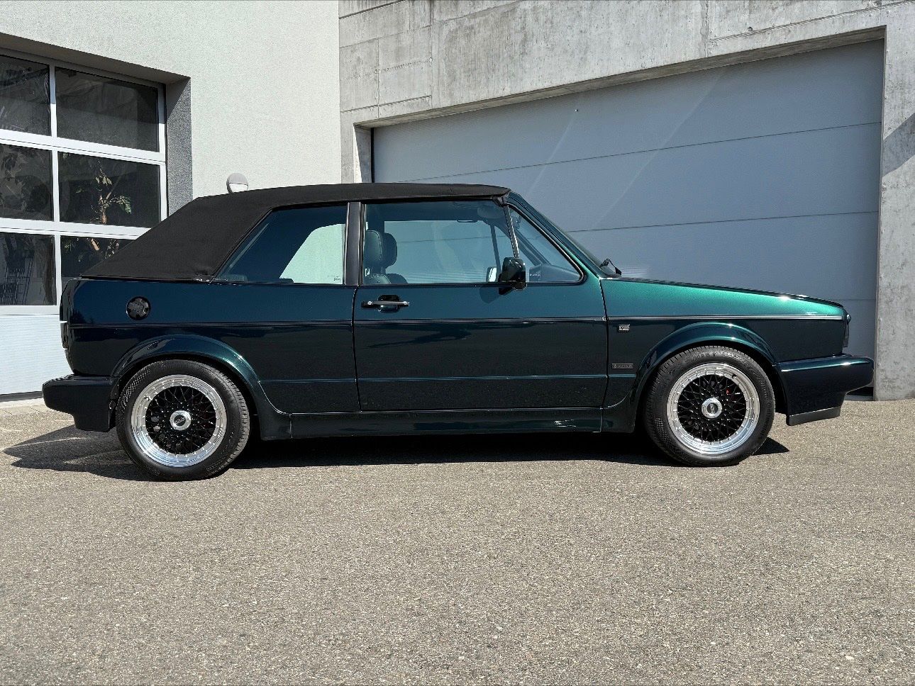 VW Automobili: VW Golf1  Cabrio – Usato da Oberwil (Dägerlen) venduto da 1997 5