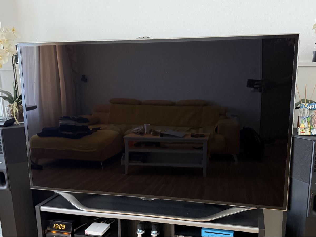 Samsung Televisori: Samsung UE-65 ES 8080 – Usato da Zürich venduto da arvinmarlon11