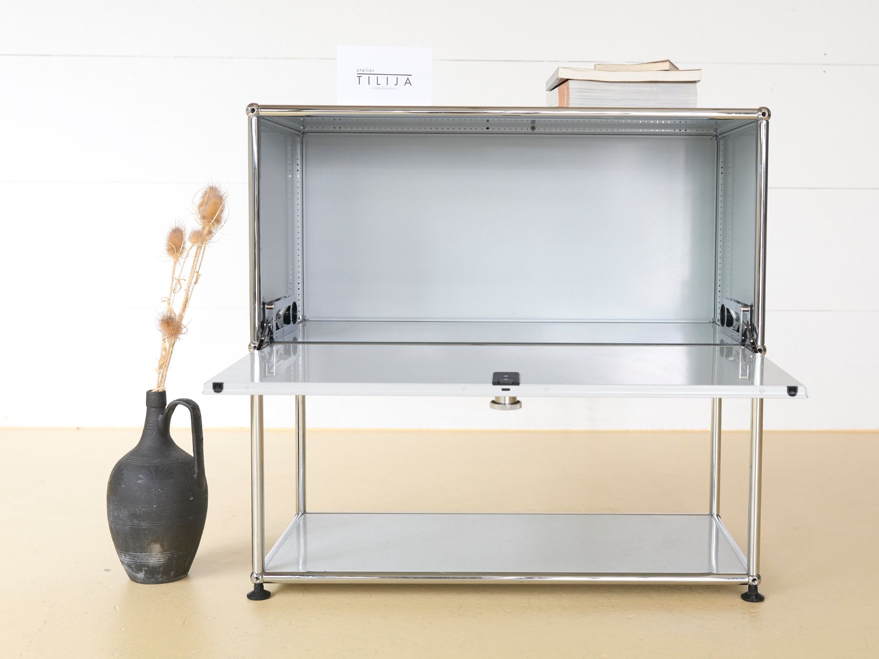 Cassettiere: USM Sideboard in Lichtgrau – Usato da Meinisberg venduto da atelier_TILIJA 4